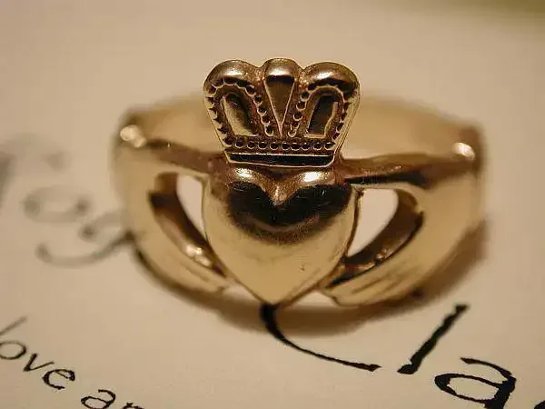L'anello di fidanzamento in epoca vittoriana