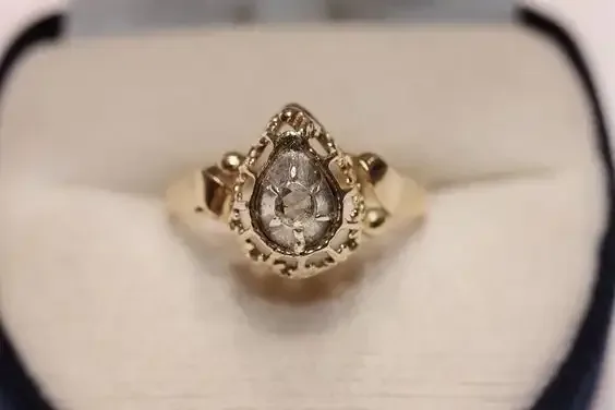 L'anello di fidanzamento in epoca vittoriana